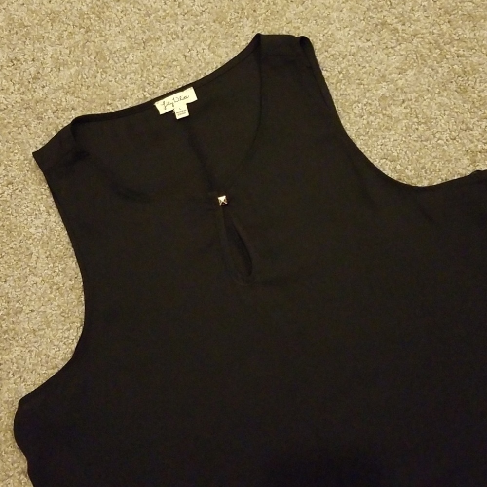 Lily White sleeveless top NWOT